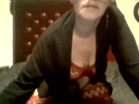 Bonjour je suis une belle femme de 50 ans au style atypique