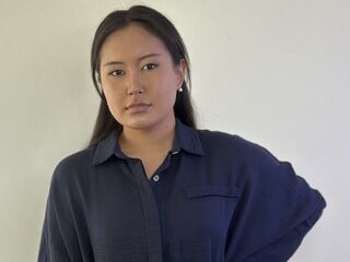 cam strip tease CarolannOrmisto