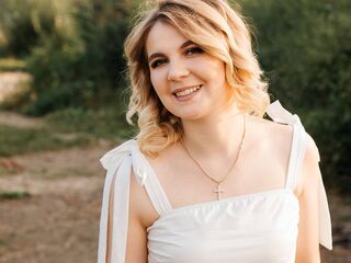 sexy webcamgirl picture DemetriceAkpan