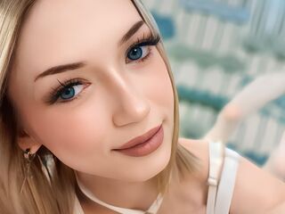 nude webcamgirl picture LoisDeman