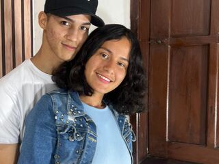 webcam live sex CnadyAndOliver