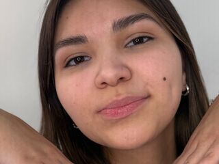 chatroom cam AdriaKunstlinger