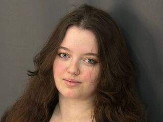 naked camgirl fingering pussy AletheaSarne