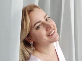 hot naked camgirl AlexaDeneuve