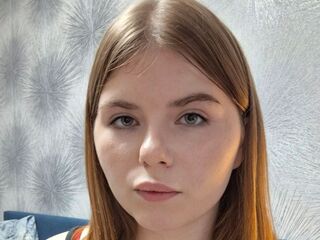 free live chatroom AliaFerrarini