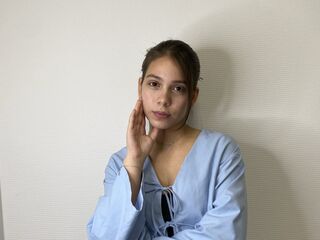 fingering webcamgirl AlishiaCowlin