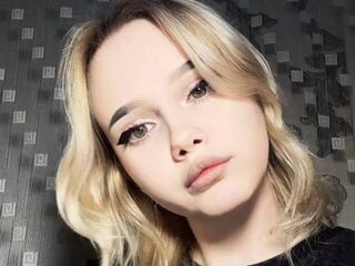 webcam girl AlmaLonabaugh