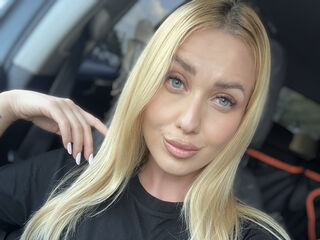 sex cam live AmaFox