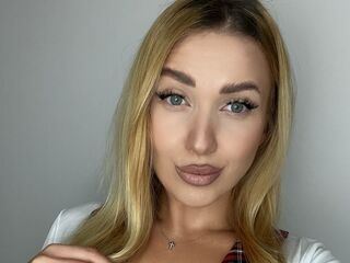 naked cam girl fingering pussy AmaliaAndreson