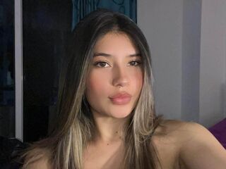 nude webcam girl AmberCams