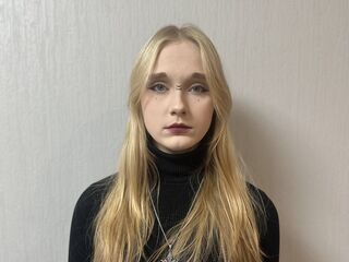 masturbating webcamgirl AmyQuin