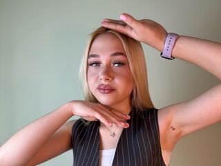 cam strip tease AngelynBroe