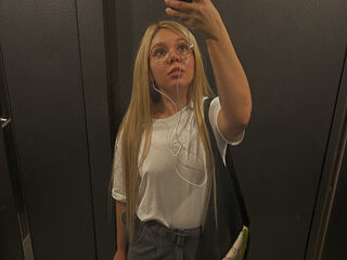 camslut spreading pussy AnnaSebastian