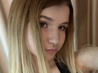 closeup web cam AraPosey