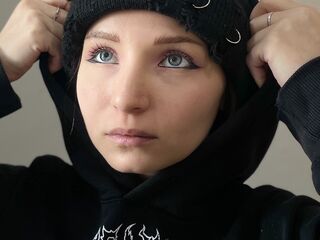 camwhore nude ArieAravjo