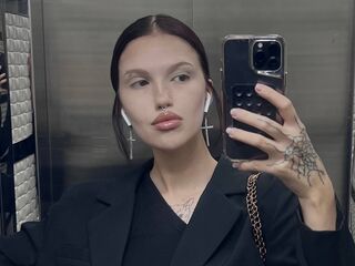 naked camgirl ArlindaMarotti