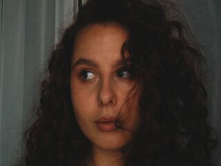 naked cam girl masturbating with vibrator BertieSiegers