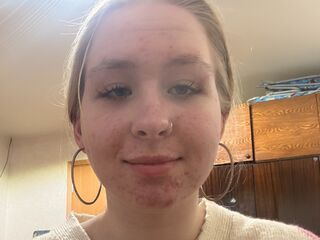 camwhore fingering shaved pussy BettinaGoeppner