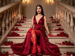 camwhore fingering shaved pussy CelesteClohe