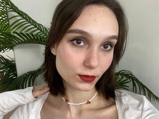 shaved pussy webcam CwenFurnish