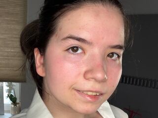 nude camgirl picture DaisyMolen