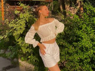 live webcam model DaynaMiller