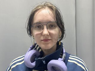 camgirl masturbating with sex toy DoraDawson