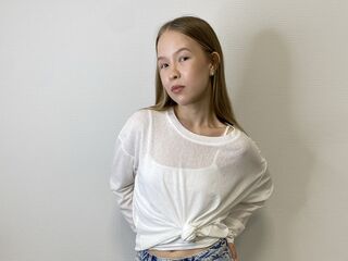 camgirl showing tits DortheyVath