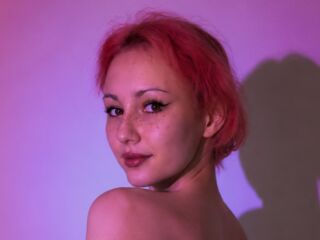 camslut fingering shaved pussy ElanaHelfert