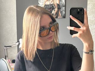 shaved pussy webcam ElidaGonchoff