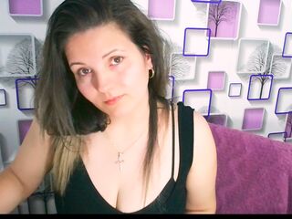 fingering webcam girl EllaYssa