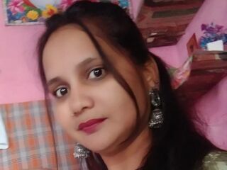 camwhore spreading pussy EmiliaWalker