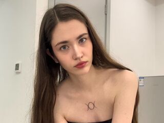 girl fingering pussy EmilyCrownie