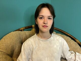 camgirl masturbating with sex toy EvaMillier