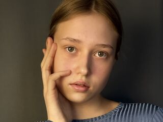 camgirl fingering wet pussy EvelinaMoorina