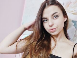 live chatroom EzabellaWell