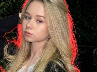 cam girl masturbating with dildo FernandaUziel
