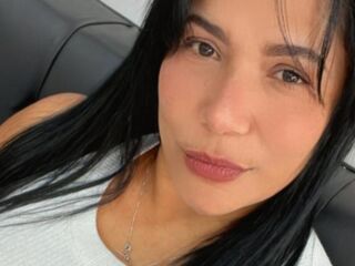 naughty camgirl masturbating HillaryRouss