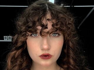 girl chat room IngeHosterman