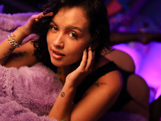 fingering webcamgirl picture IsabellaMontier