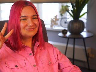 naked webcamgirl video JameYerian