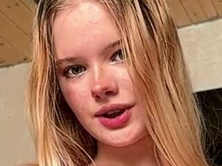 camgirl spreading pussy JeannettaCeraos