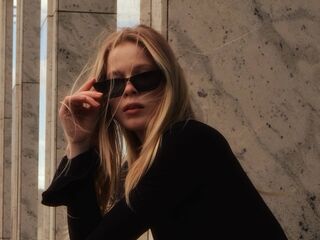 naked cam chatroom JenaeWaneka