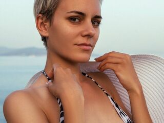 camgirl showing tits JuliyaMoon