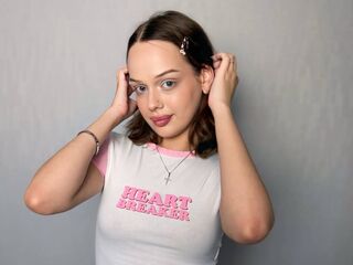 live webcam performer KoriYerkovich