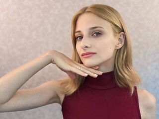 fingering webcamgirl LaurettaBranford