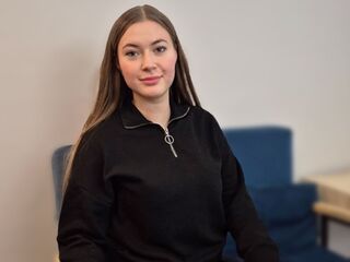 free chat room LeaDarcy
