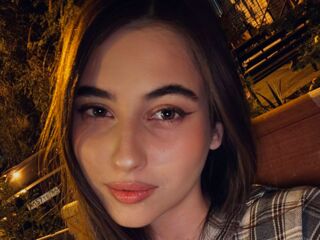 naughty cam girl picture LeiaFrost