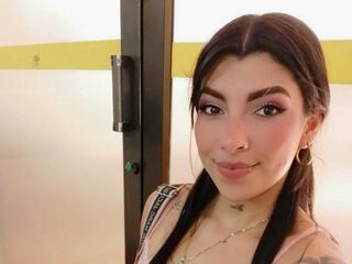 live webcam LesslyKity