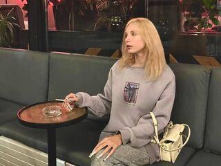 girl chat room LilaKeehan